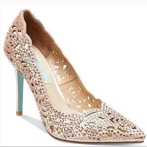 BETSEY JOHNSON Elsa Blush